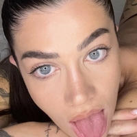 Stella Tormento Meztelen