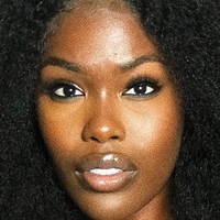 Tanerelle Meztelen