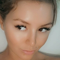 Taylor Lavie Meztelen