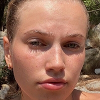 Thea Sofie Loch Naess Meztelen