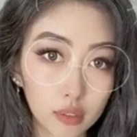 Vyxia Vyxphan Meztelen