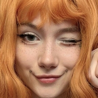 Yona Meztelen