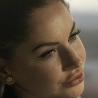Yvonne F Meztelen